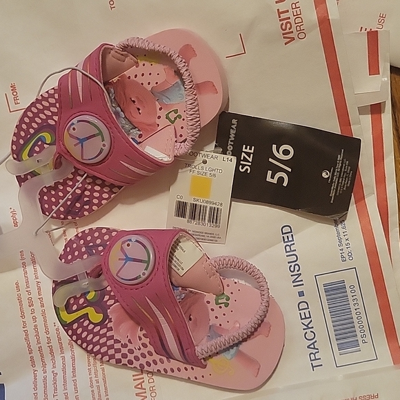 Trolls Other - TROLLS LIGHTED FOOTWEAR SIZE 5/6